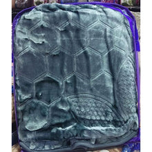 Charger l'image dans la galerie, Couverture Grand Format Gravée – Motif Geometric 220x240 Gris
