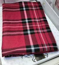 Charger l'image dans la galerie, Jeté de lit à carreaux -Model Ecossais Rouge