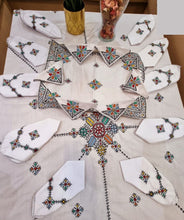 Charger l'image dans la galerie, Ensemble artisanale (Nappe+serviettes+cache plateaux) 22 Pieces