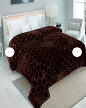 Charger l'image dans la galerie, Couverture Grand Format Gravée – Motif Geometric 220x240 Marron