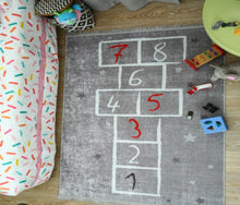 Charger l'image dans la galerie, Tapis Anti-Tache fille Jeu de monde -Gris