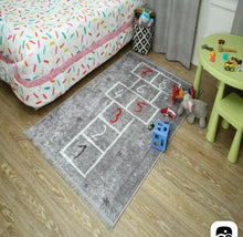 Charger l'image dans la galerie, Tapis Anti-Tache fille Jeu de monde -Gris