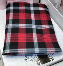 Charger l'image dans la galerie, Jeté de lit à carreaux -Model Ecossais
