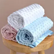 Charger l'image dans la galerie, Couverture Bebe -nourissant
