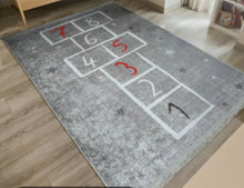 Charger l'image dans la galerie, Tapis Anti-Tache fille Jeu de monde -Gris
