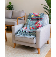 Charger l'image dans la galerie, Plaid en flanelle Sara Flower
