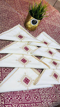 Charger l'image dans la galerie, Nappe et 8 Serviettes Artisanales  Benchrif-rouge
