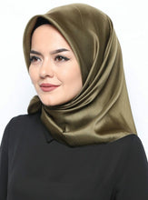 Charger l'image dans la galerie, Foulard ,écharpes carrées en satin de soie Turc - Couleurs Fonce
