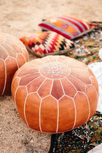 Charger l'image dans la galerie, Pouf de cuir Decoration pour salon marocain
