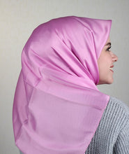 Charger l'image dans la galerie, Foulard ,écharpes carrées en satin de soie Turc - Couleurs clair
