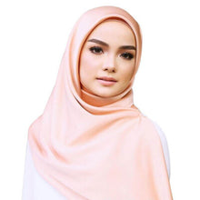 Charger l'image dans la galerie, Foulard ,écharpes carrées en satin de soie Turc - Couleurs clair
